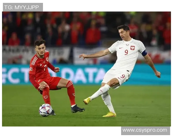 莱万带领球队重返巅峰之路展现超凡实力与不屈斗志