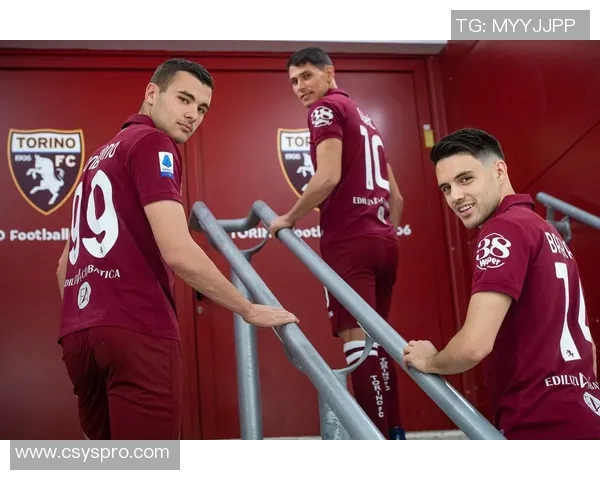 都灵与斯普利特的对决分析:战术布局与球员表现的全面解读 都灵与斯普利特的对决分析:战术布局与球员表现的全面解读