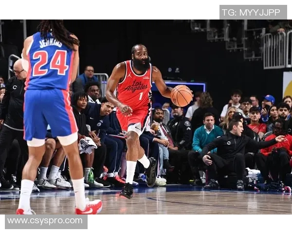 2016年NBA季后赛快船与雷霆激战回顾精彩瞬间与关键时刻解析